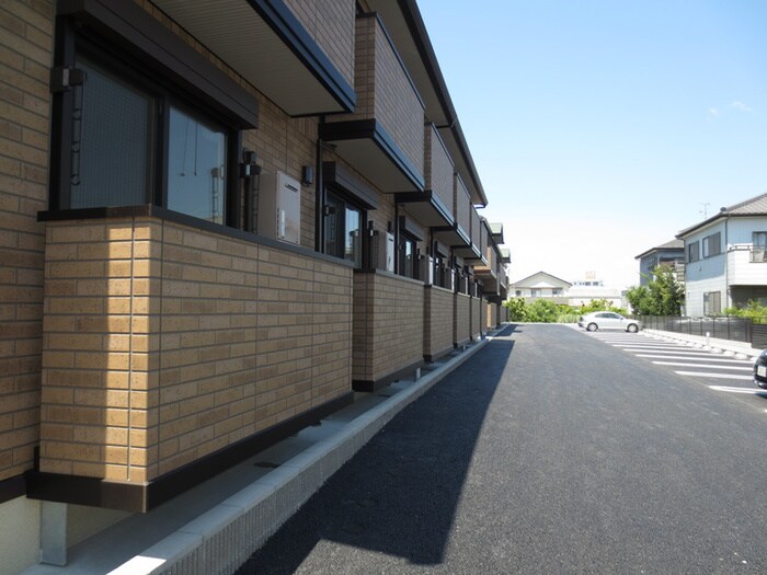 物件外観写真6　(駐車場)