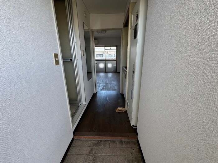 物件内観写真15　(玄関)