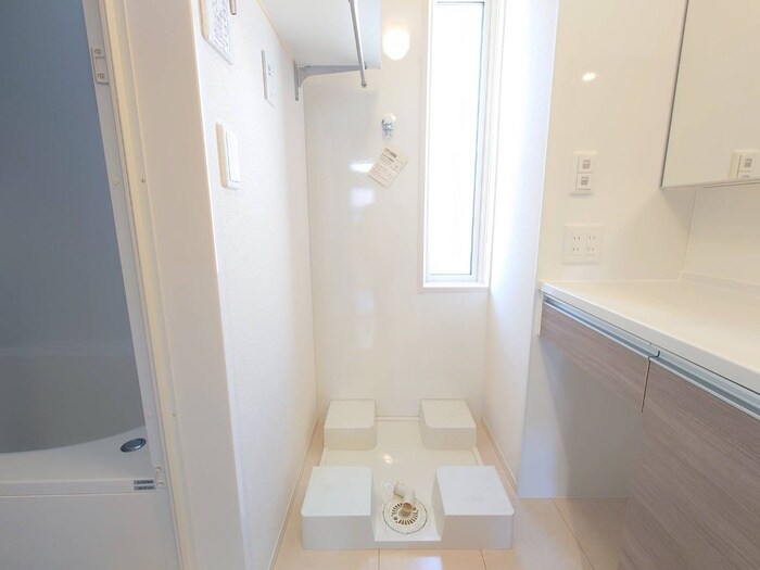 物件内観写真9　(洗濯機置場)