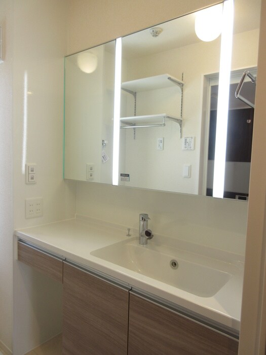 物件内観写真10　(洗面)