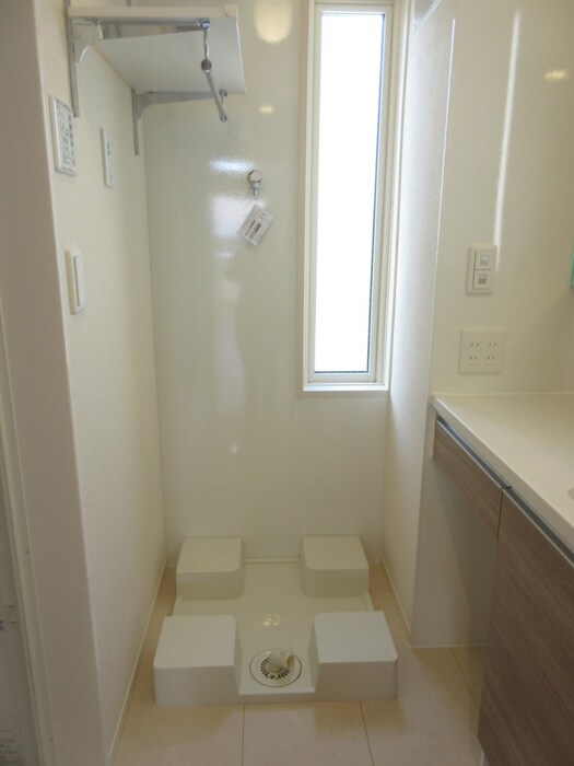 物件内観写真13　(洗濯機置場)