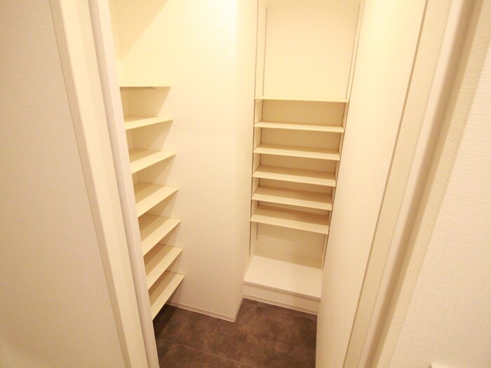 物件内観写真18　(靴箱)