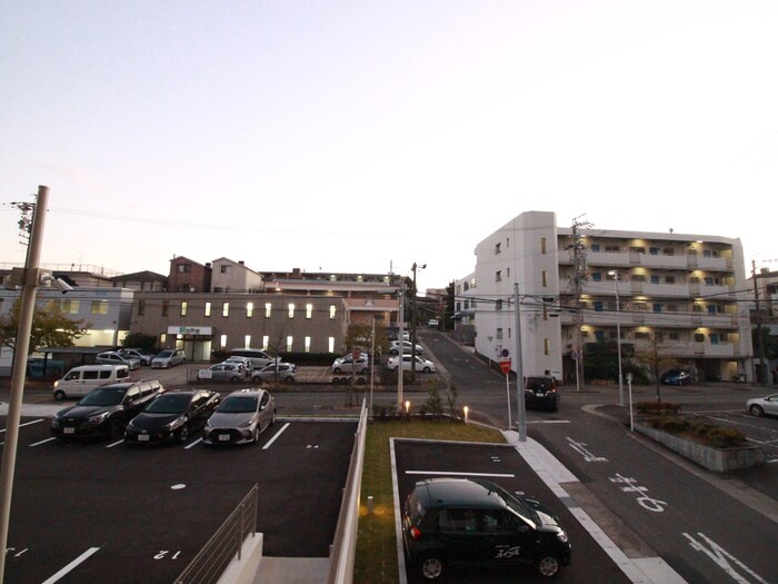 物件内観写真22　(室内からの展望)