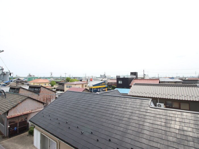 物件内観写真16　(室内からの展望)