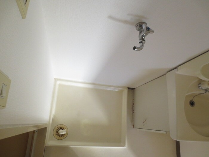 物件内観写真15　(洗濯機置場)