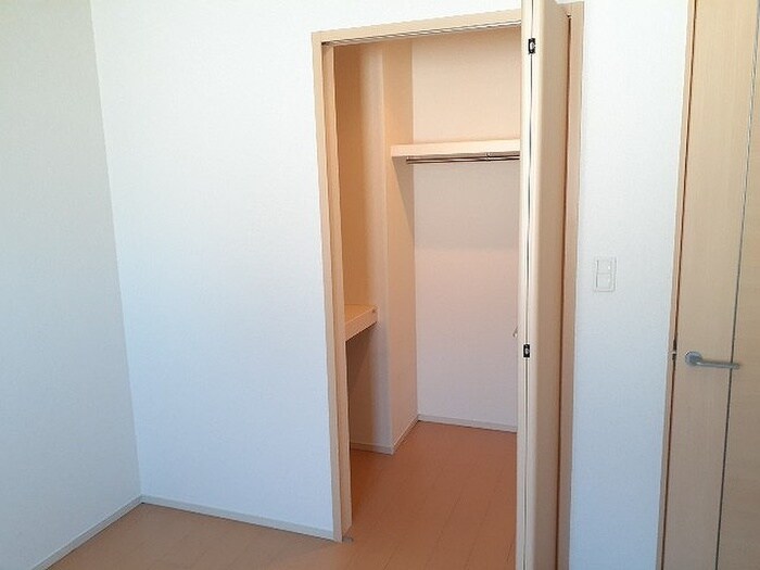 物件内観写真5　(収納)