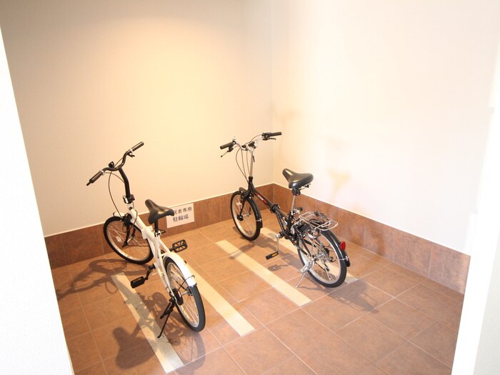 物件外観写真3　(駐輪場)