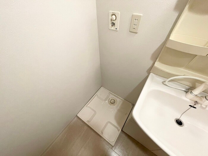 物件内観写真17　(洗濯機置場)