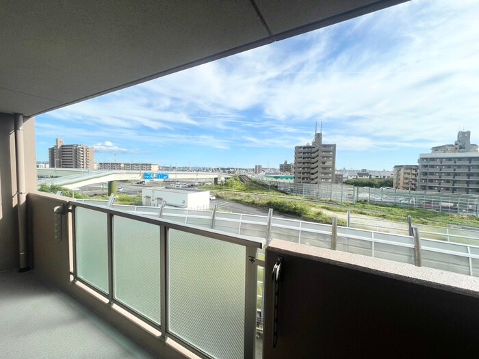 物件内観写真19　(室内からの展望)