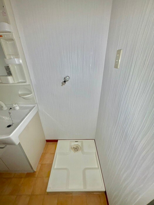 物件内観写真13　(洗濯機置場)