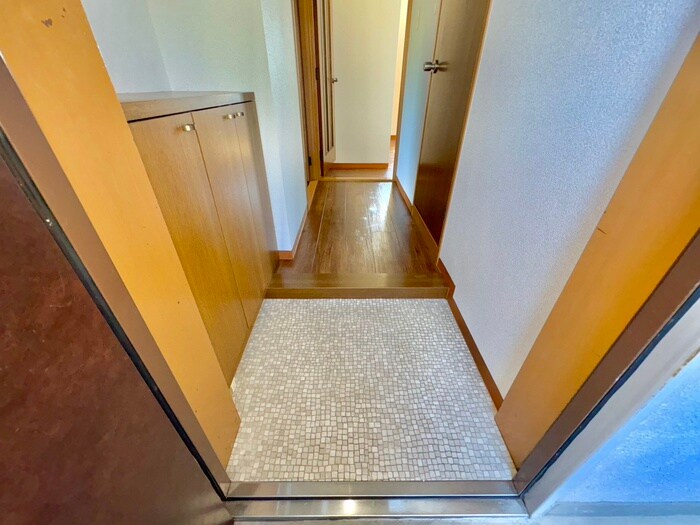 物件内観写真16　(玄関)