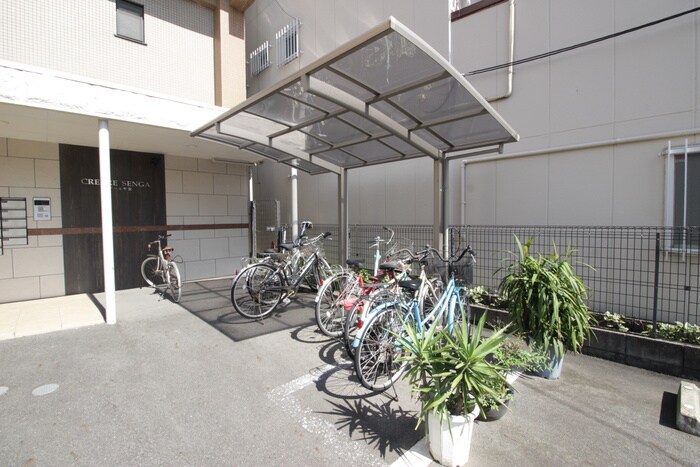 物件外観写真4　(駐輪場)