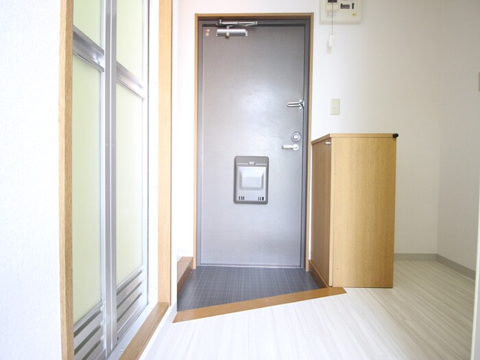 物件内観写真18　(玄関)