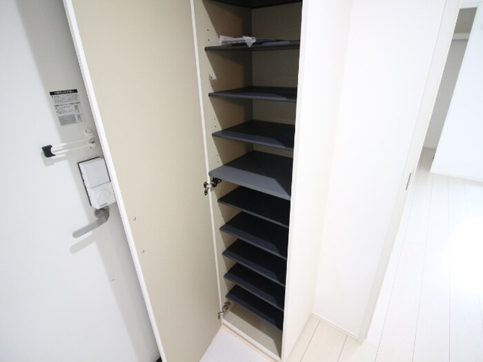 物件内観写真8　(靴箱)