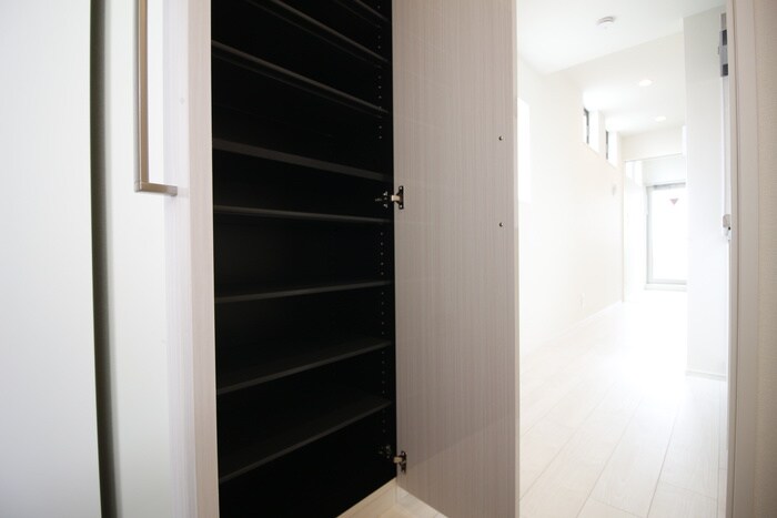 物件内観写真18　(靴箱)