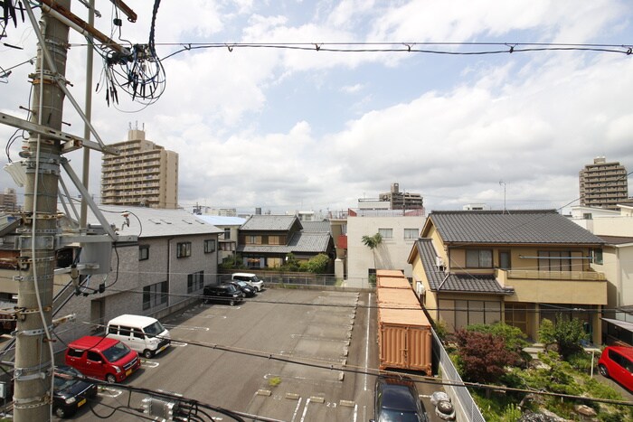 物件内観写真22　(室内からの展望)