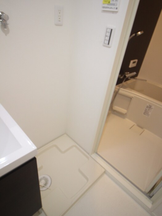 物件内観写真20　(洗濯機置場)