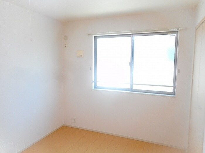 物件内観写真4　(居室)