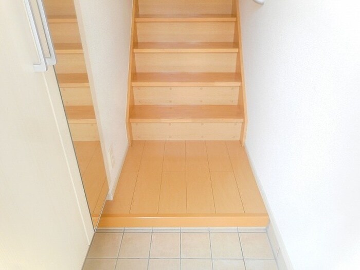 物件内観写真12　(玄関)