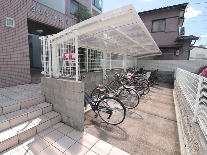 物件外観写真6　(駐輪場)