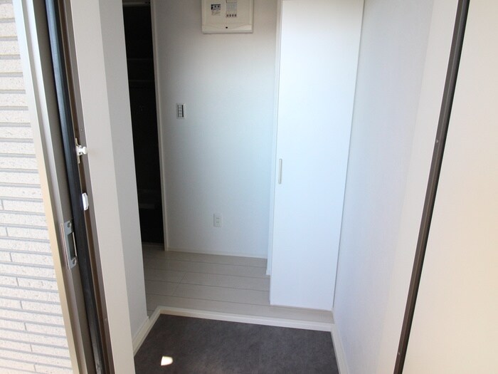 物件内観写真18　(玄関)