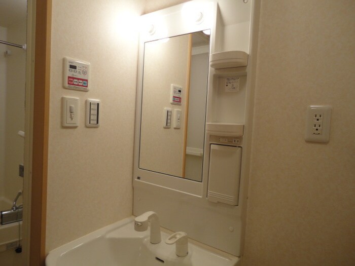 物件内観写真11　(洗面)