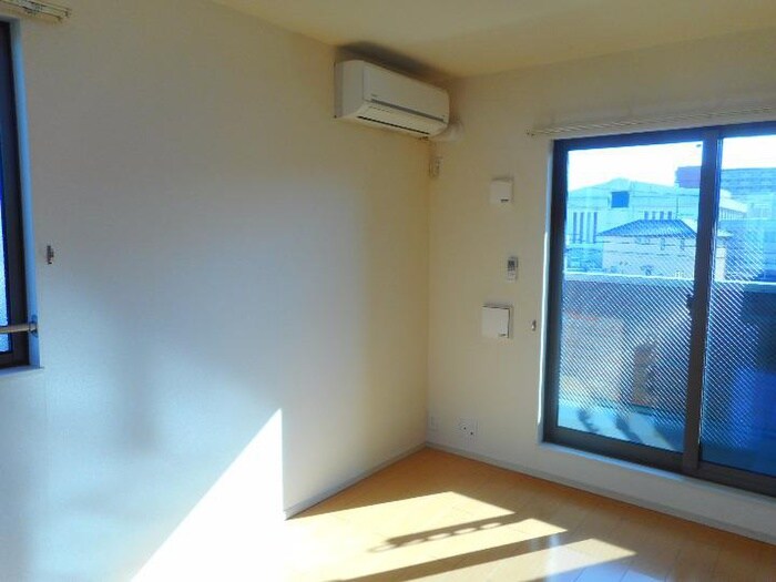 物件内観写真4　(居室)