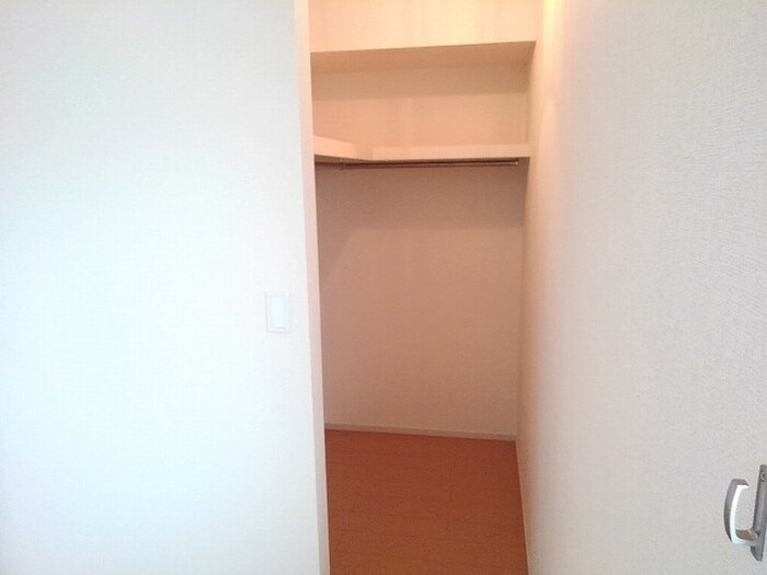 物件内観写真10　(収納)