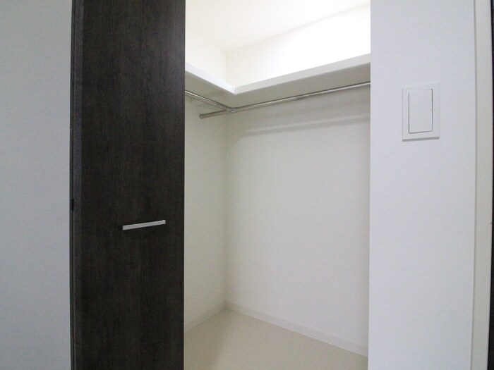 物件内観写真6　(収納)