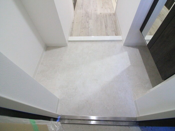 物件内観写真14　(玄関)