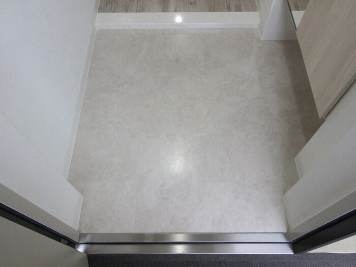 物件内観写真15　(玄関)