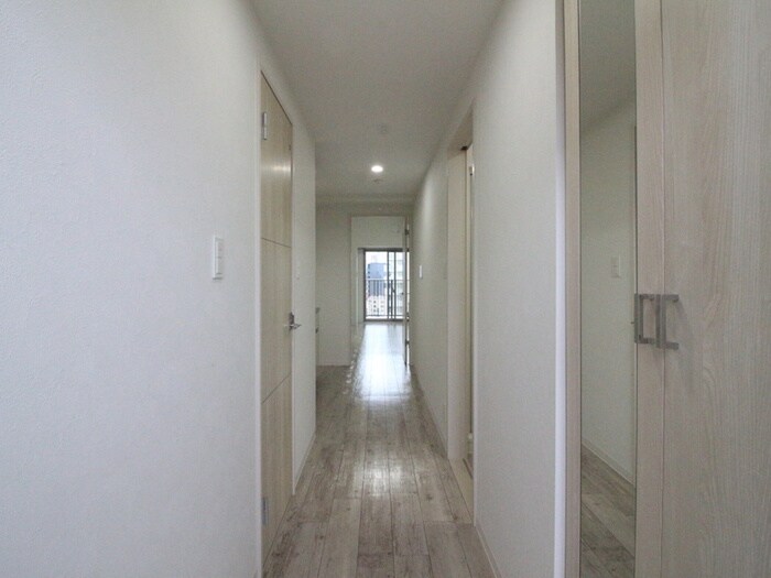 物件内観写真16　(廊下)