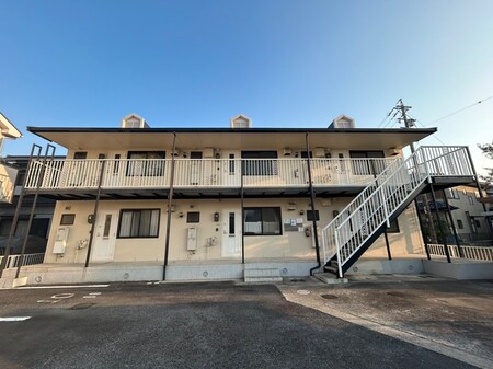 セジュール前並外観写真