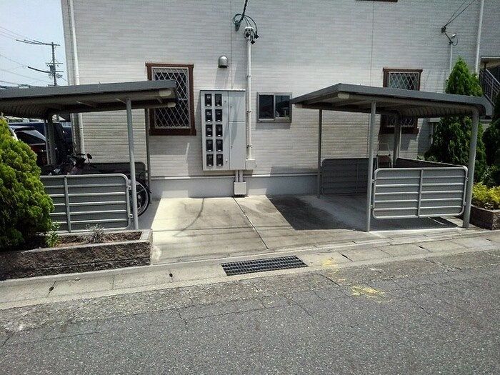 物件外観写真3　(駐輪場)