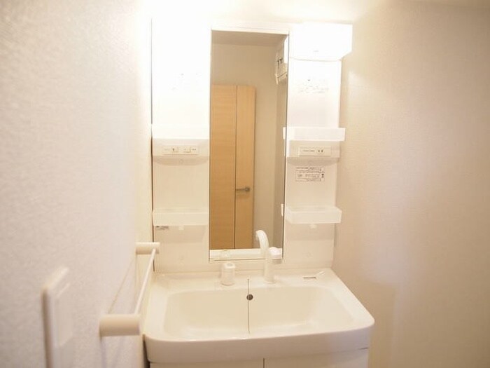 物件内観写真7　(洗面)