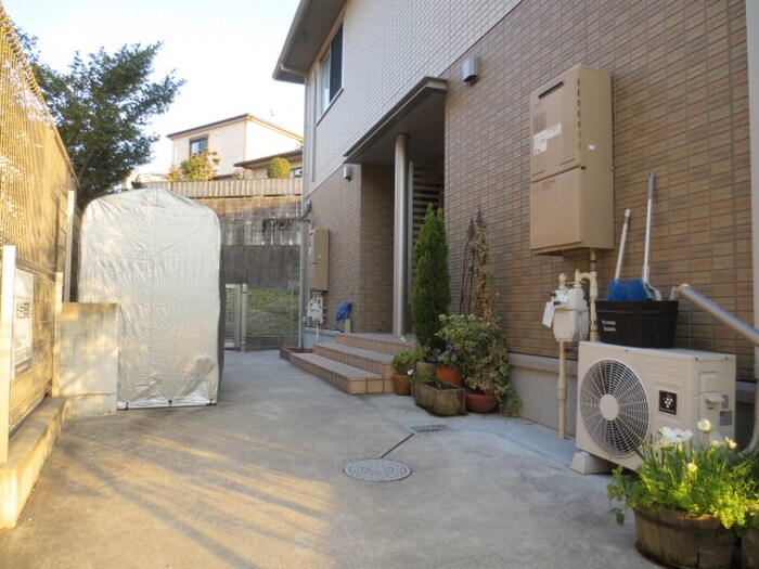 物件外観写真6　(エントランス部分)