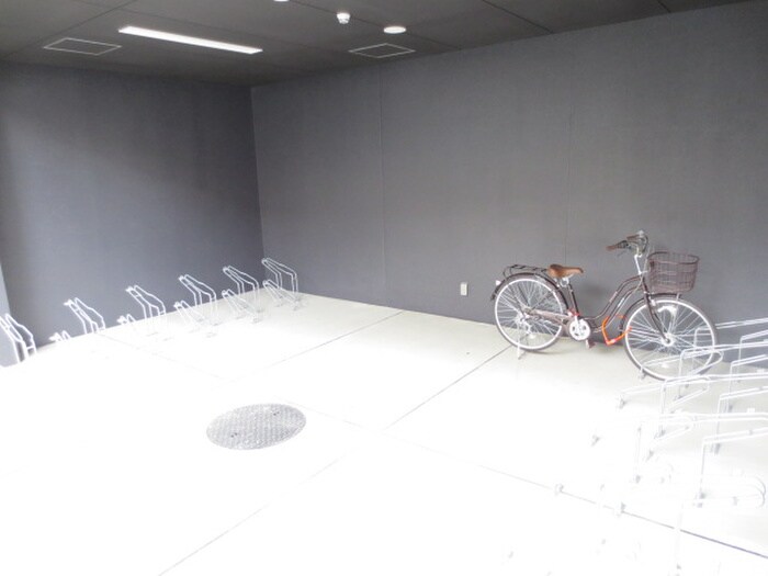 物件外観写真5　(駐輪場)