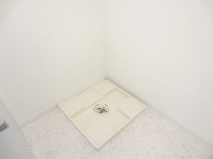 物件内観写真14　(洗濯機置場)