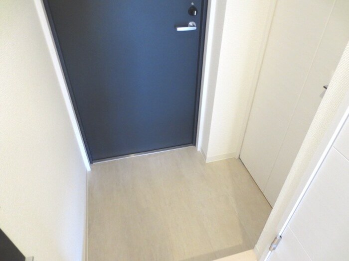 物件内観写真16　(玄関)