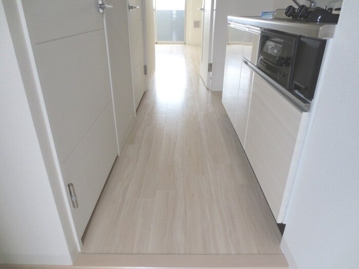 物件内観写真18　(廊下)