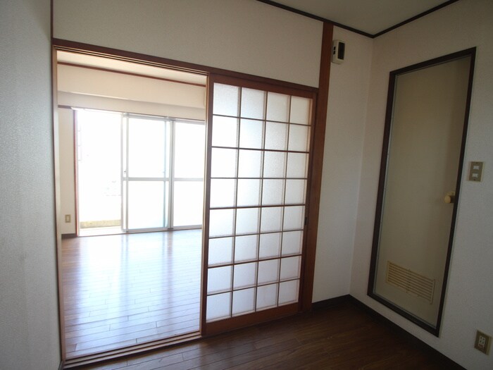 物件内観写真10　(居室)