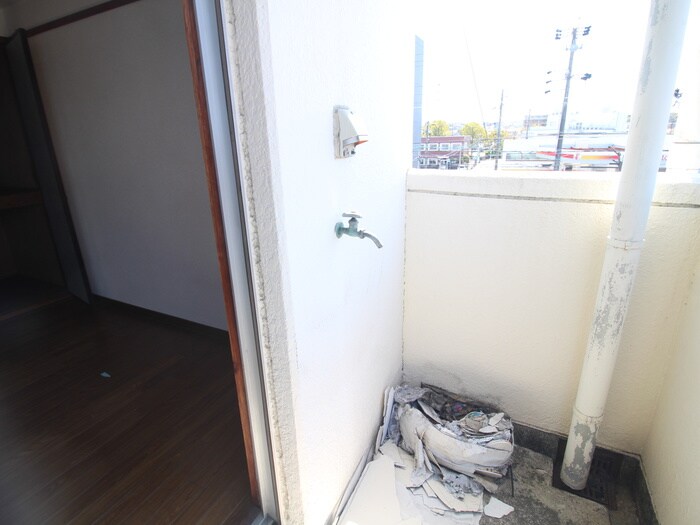 物件内観写真15　(洗濯機置場)