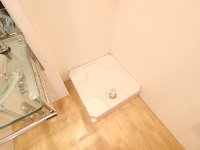 物件内観写真13　(洗濯機置場)