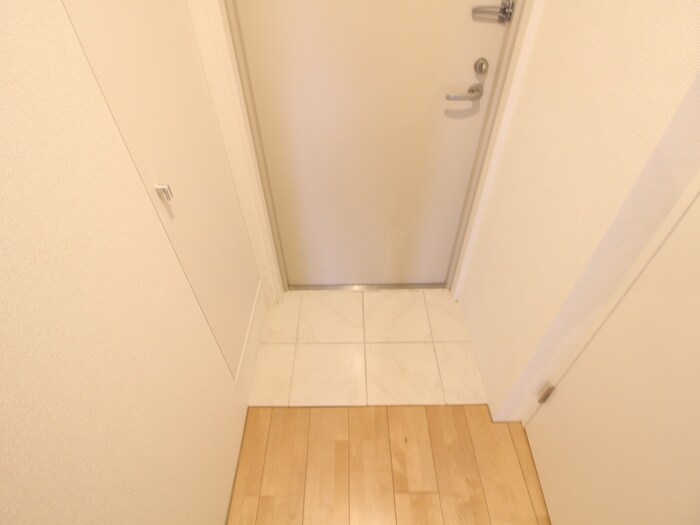 物件内観写真22　(玄関)