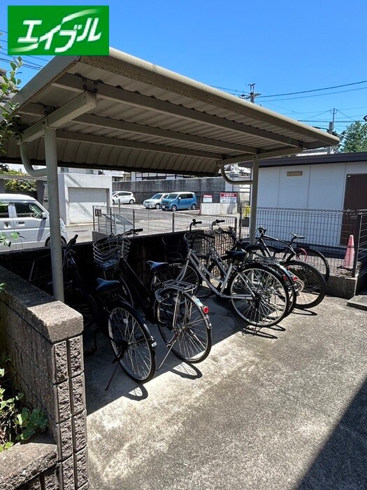 物件外観写真6　(駐輪場)