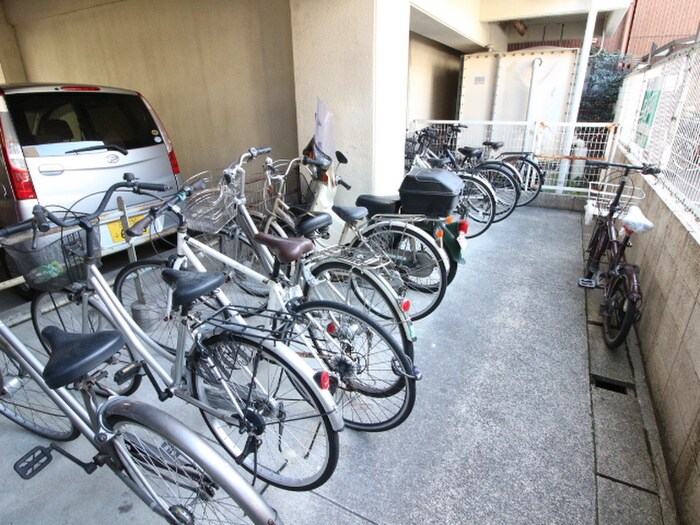 物件外観写真6　(駐輪場)