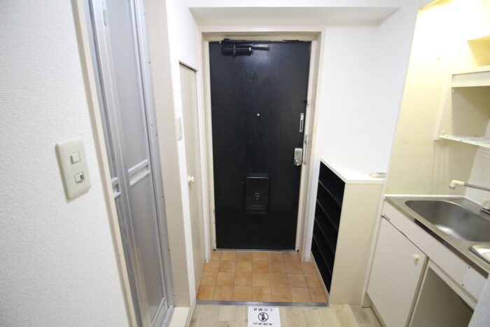 物件内観写真16　(玄関)