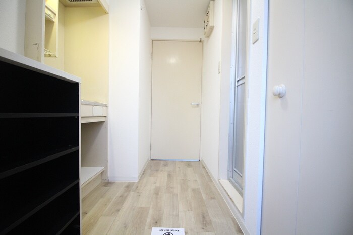 物件内観写真17　(廊下)