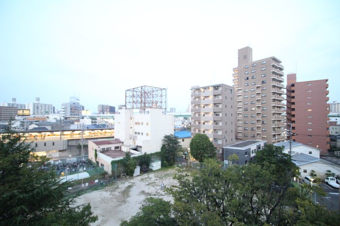 物件内観写真22　(室内からの展望)