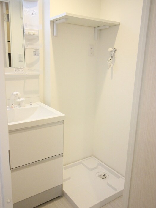 物件内観写真14　(洗濯機置場)